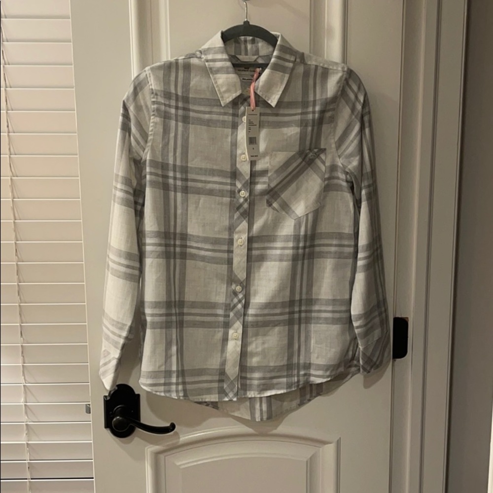 Vineyard Vines woven shirt new world tags